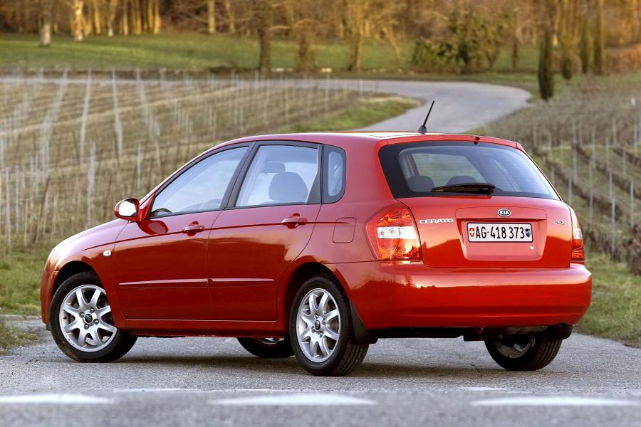  Kia Cerato Hatchback (LD) 2004 года  (WW) (фото 25 из 27)